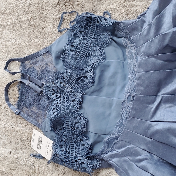 Free People Sky Blue Heart to Heart Lace Halter Neck Flare Romper NWT Size 0 - Picture 8 of 8